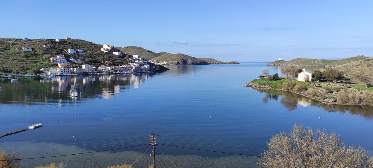 Amazing 2 Bedroom Apartment Overlooking The Marina Of Vourkari Экстерьер фото