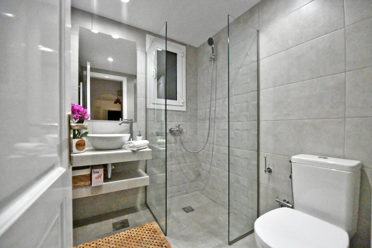 Amazing 2 Bedroom Apartment Overlooking The Marina Of Vourkari Экстерьер фото