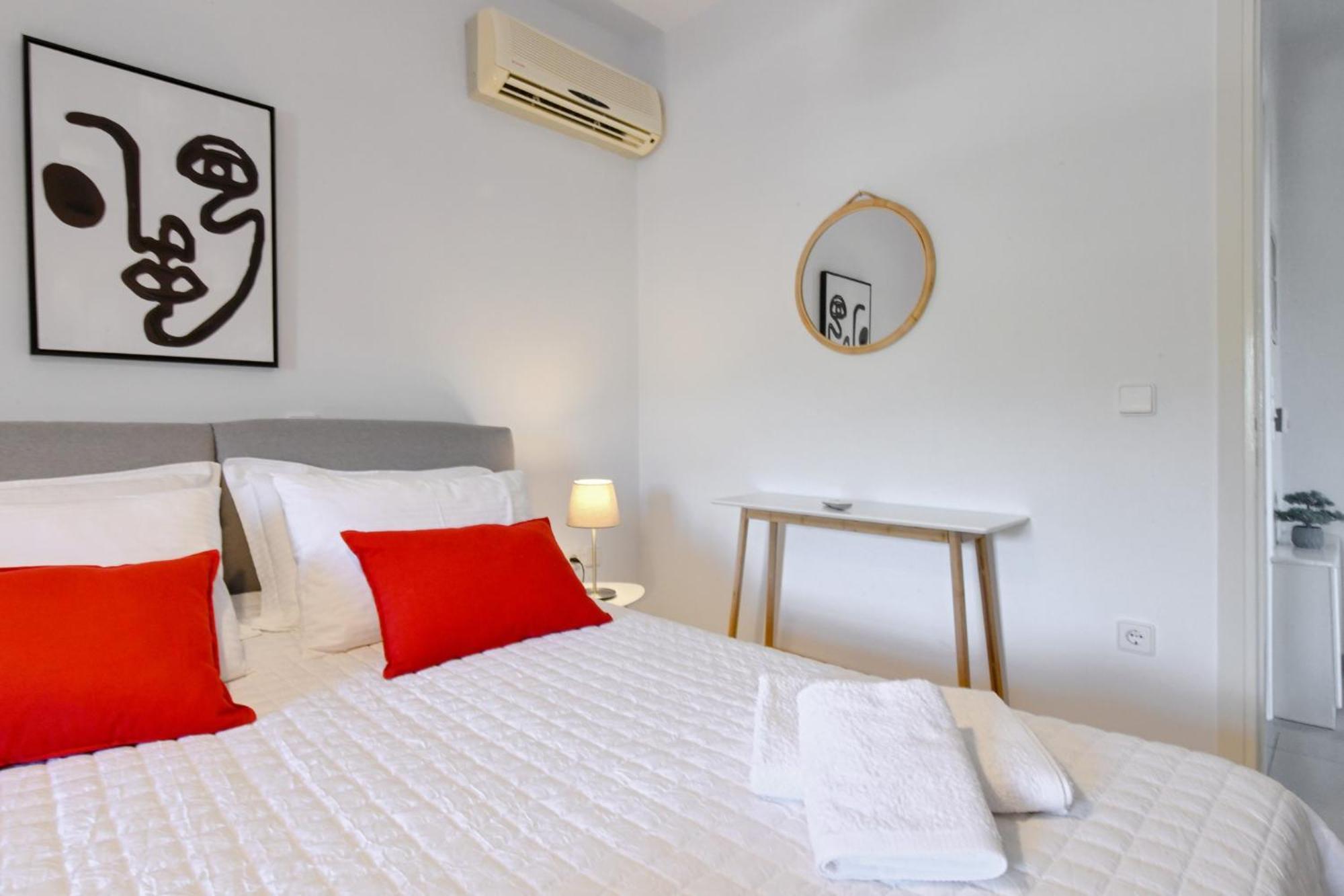 Amazing 2 Bedroom Apartment Overlooking The Marina Of Vourkari Экстерьер фото